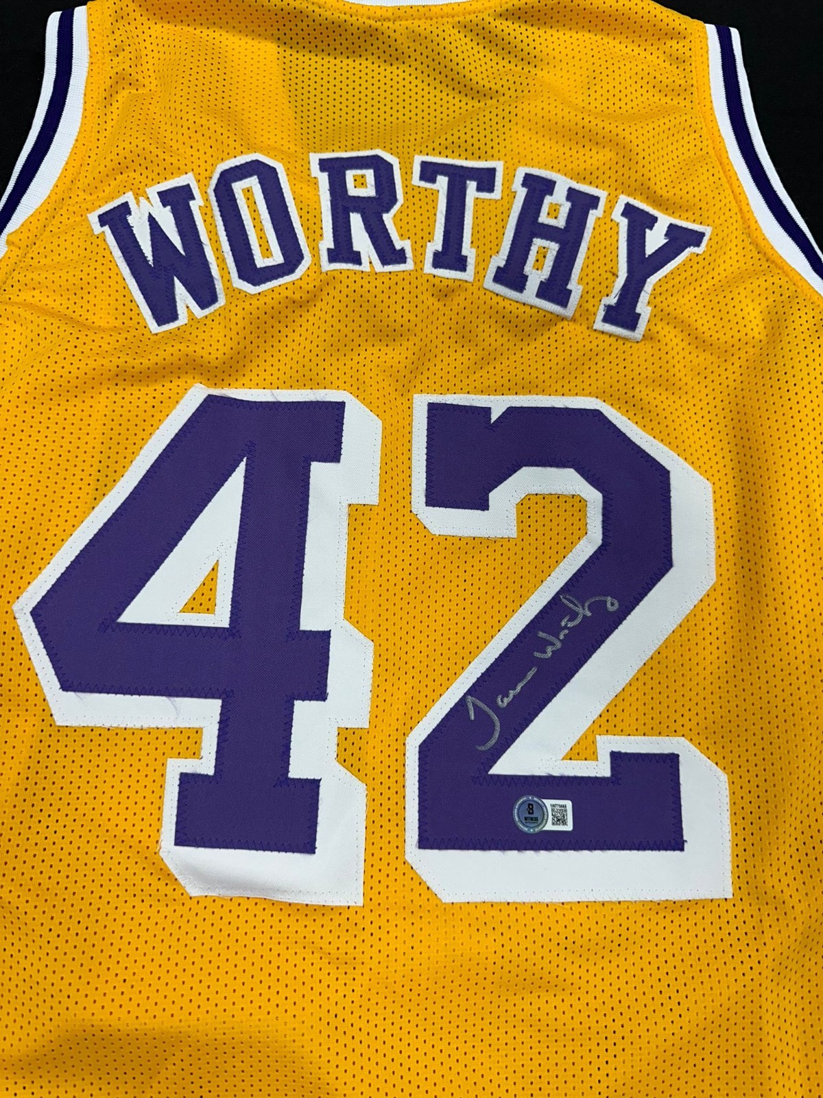 James Worthy Signed Los Angeles Lakers Jersey Size XL Beckett COA Auto
